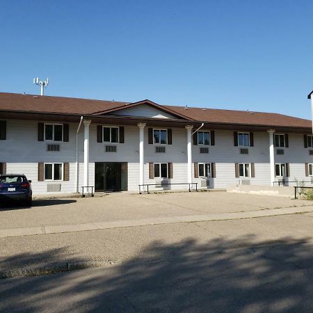 Tower Inn Estevan Zewnętrze zdjęcie