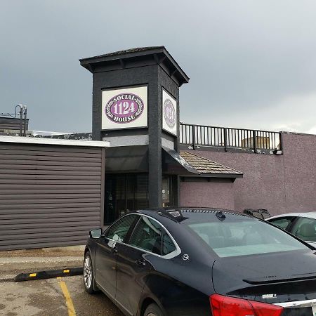 Tower Inn Estevan Zewnętrze zdjęcie