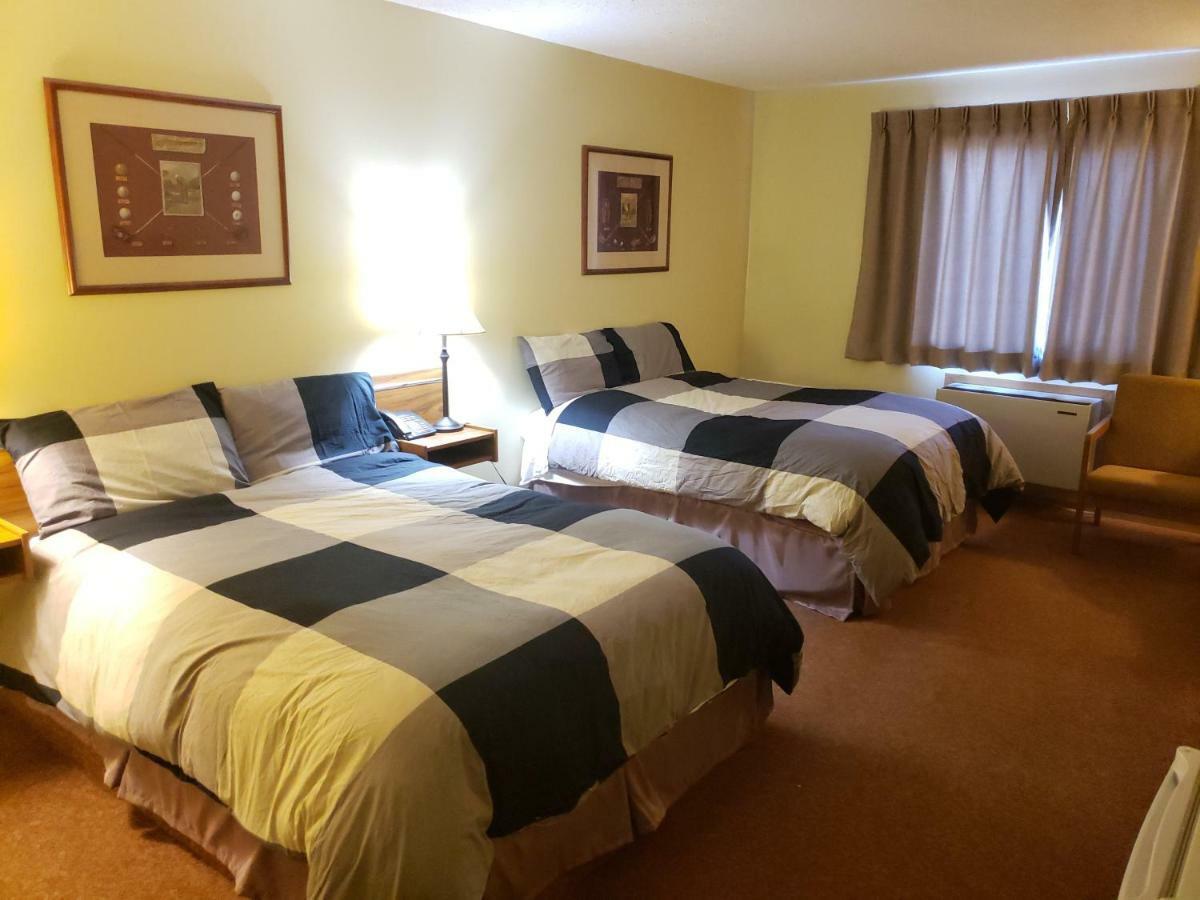 Tower Inn Estevan Zewnętrze zdjęcie
