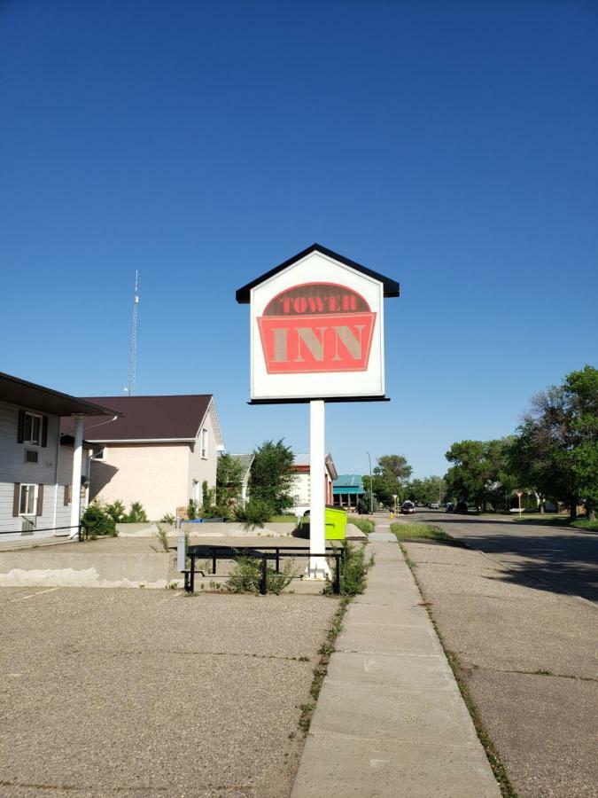 Tower Inn Estevan Zewnętrze zdjęcie