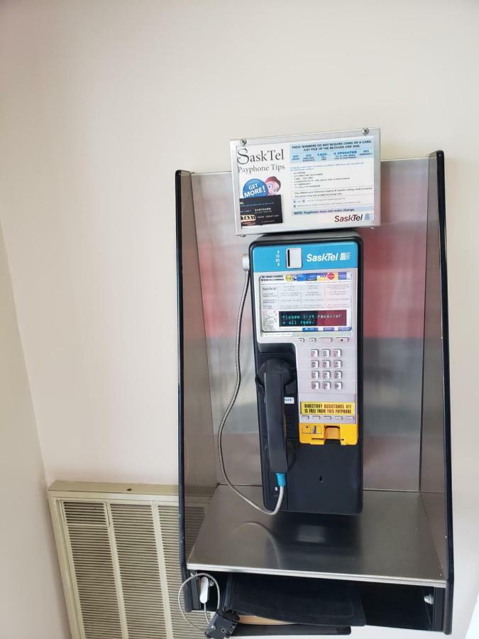Tower Inn Estevan Zewnętrze zdjęcie