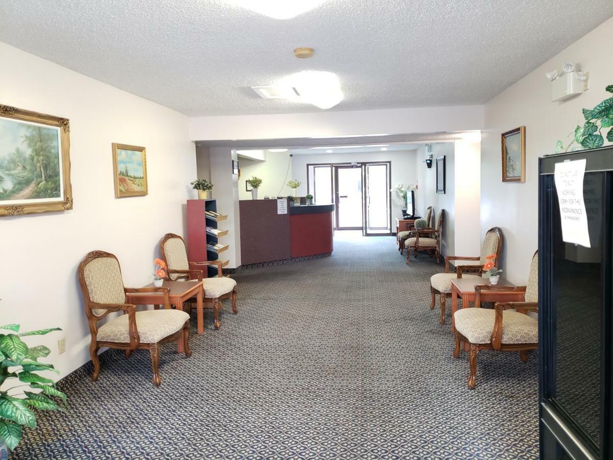 Tower Inn Estevan Zewnętrze zdjęcie